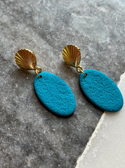 Gilded Waves Earrings - Oceanic Elegance